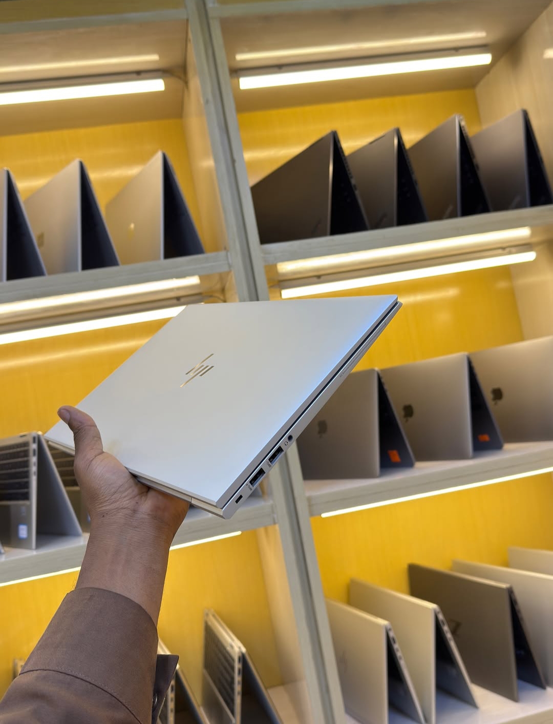HP ELITEBOOK 640 G9 (CORE I5 12TH GEN) - Image 5